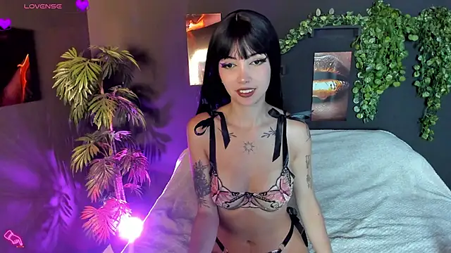 Evelyn Russoo online show from September 16, 1:56 pm
