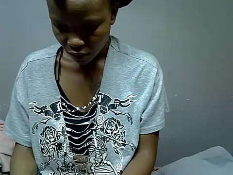 Sweetlanah online show from November 2, 9:50 pm