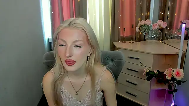 Snapshot of Sarrah_blush chatting on September 9, 8:25 am Sarrah blush online show from September 9, 8:25 am