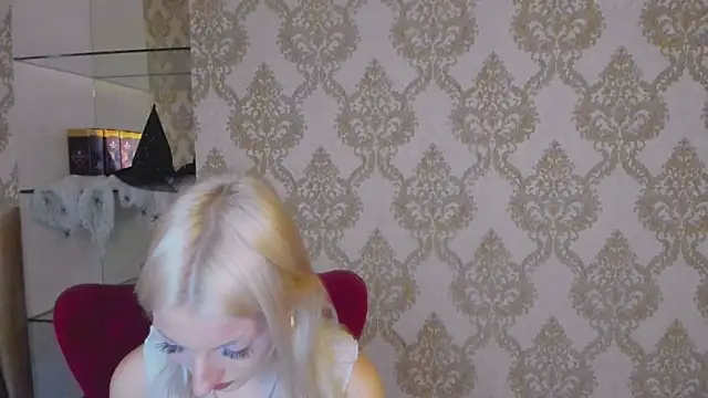Snapshot of Sarrah_blush chatting on October 22, 8:14 am Sarrah blush online show from October 22, 8:14 am
