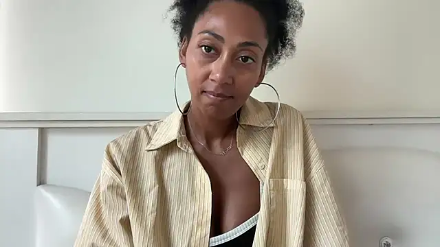 Vaylisse online show from September 26, 4:49 am