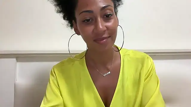 Vaylisse online show from October 6, 3:31 pm