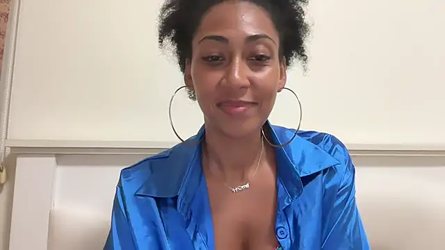 Vaylisse online show from October 28, 6:32 pm