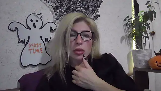 fox red lady7 online show from October 27, 7:07 pm