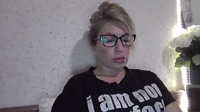 Snapshot of fox_red_lady7 chatting on January 31, 9:46 pm fox red lady7 online show from January 31, 9:46 pm