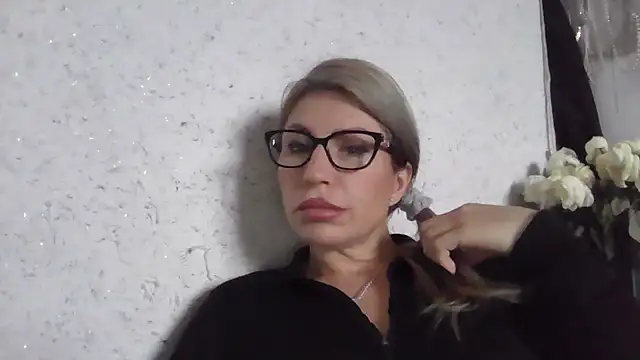 Snapshot of fox_red_lady7 chatting on February 5, 10:20 am fox red lady7 online show from February 5, 10:20 am