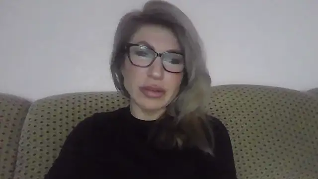 Snapshot of fox_red_lady7 chatting on February 11, 2:00 pm fox red lady7 online show from February 11, 2:00 pm