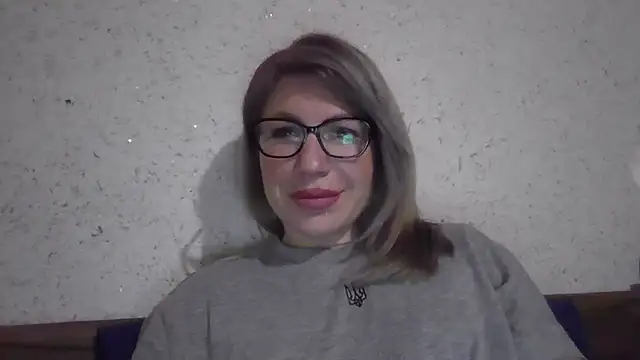 Snapshot of fox_red_lady7 chatting on February 13, 10:06 pm fox red lady7 online show from February 13, 10:06 pm