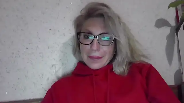 fox red lady7 online show from April 17, 6:55 pm