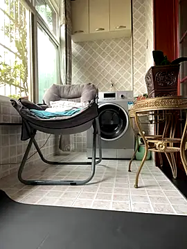 sonwmelt1 online show from September 18, 2:57 am