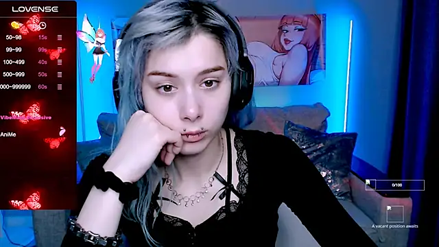 SophieAsh online show from October 16, 7:09 am