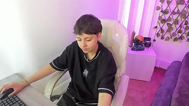 Nathaly ds online show from March 4, 7:09 pm