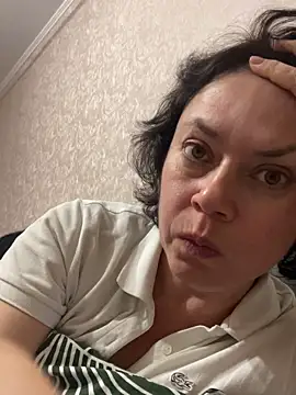 Snapshot of Kiravix chatting on October 13, 8:20 pm Kiravix online show from October 13, 8:20 pm