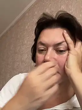 Snapshot of Kiravix chatting on October 23, 9:52 am Kiravix online show from October 23, 9:52 am