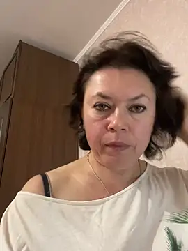 Snapshot of Kiravix chatting on October 26, 4:13 pm Kiravix online show from October 26, 4:13 pm