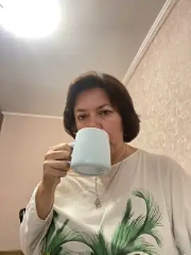 Snapshot of Kiravix chatting on October 28, 6:50 am Kiravix online show from October 28, 6:50 am