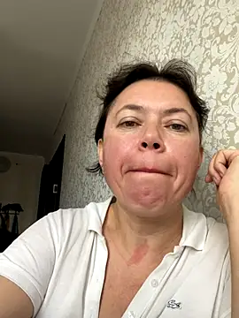 Snapshot of Kiravix chatting on November 3, 7:53 am Kiravix online show from November 3, 7:53 am