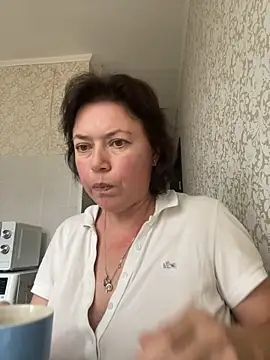 Snapshot of Kiravix chatting on November 4, 9:30 am Kiravix online show from November 4, 9:30 am