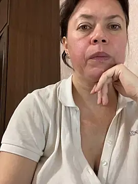 Snapshot of Kiravix chatting on December 1, 9:47 am Kiravix online show from December 1, 9:47 am