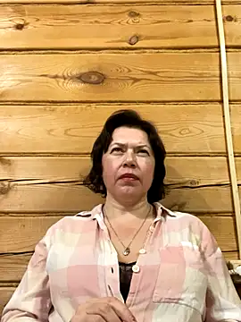 Snapshot of Kiravix chatting on December 15, 5:17 pm Kiravix online show from December 15, 5:17 pm