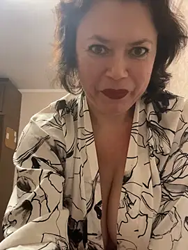 Snapshot of Kiravix chatting on February 5, 8:57 pm Kiravix online show from February 5, 8:57 pm