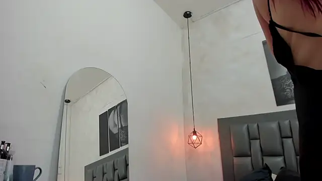 dakota roussee online show from December 15, 12:53 pm