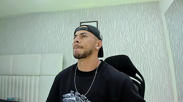 dylan jacobx online show from December 17, 2:28 am