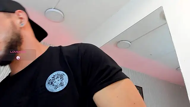 Snapshot of dylan_jacobx chatting on April 27, 6:06 pm dylan jacobx online show from April 27, 6:06 pm