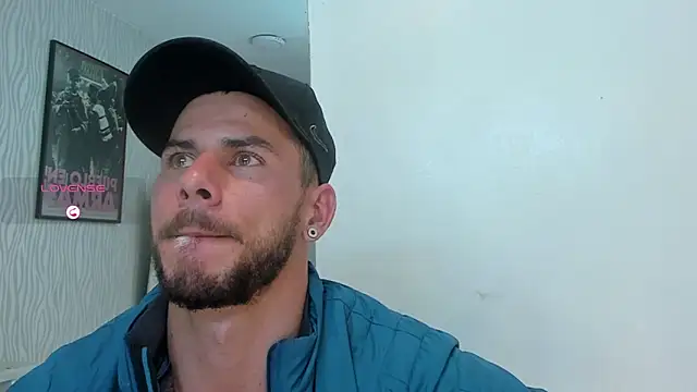 Snapshot of dylan_jacobx chatting on May 29, 1:36 am dylan jacobx online show from May 29, 1:36 am