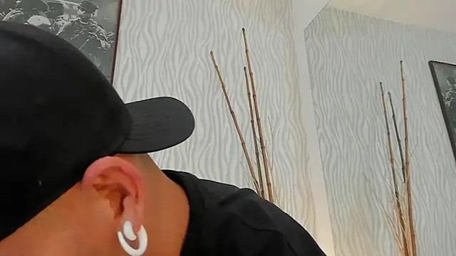 Snapshot of dylan_jacobx chatting on June 7, 3:54 am dylan jacobx online show from June 7, 3:54 am