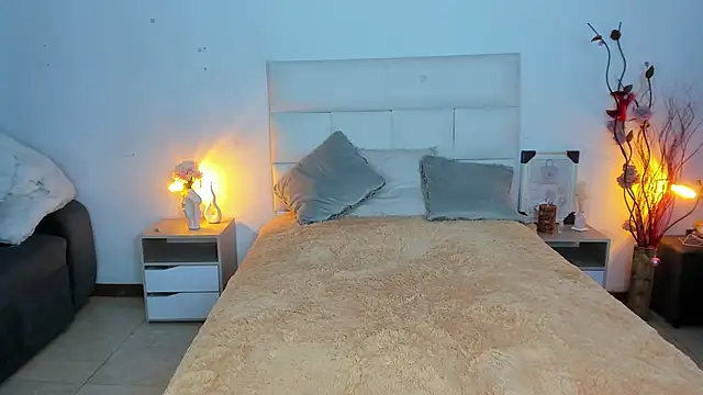 hannahdvil1 online show from November 11, 11:43 am