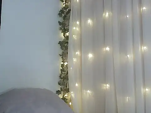 lishainparis18 online show from November 22, 7:35 pm