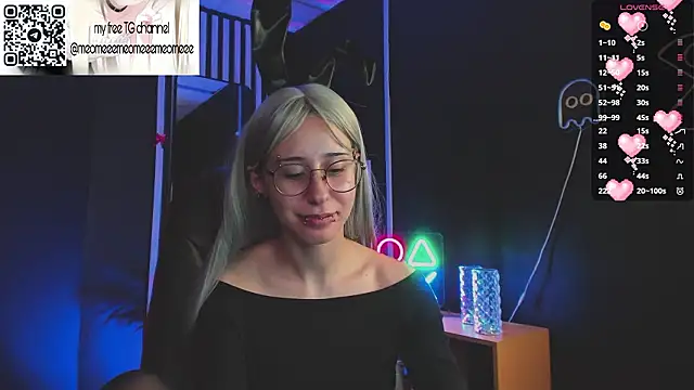 meomeee online show from February 12, 4:02 pm