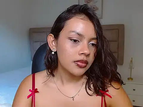 Mariannexoxx online show from November 7, 7:47 pm