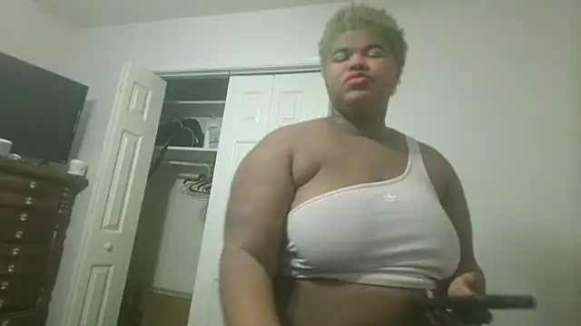 techprincessxx online show from September 17, 4:52 pm