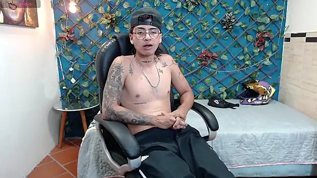 derekfly online show from October 4, 4:10 am
