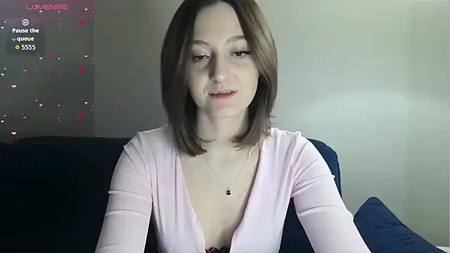 white liillyy online show from March 7, 8:06 pm