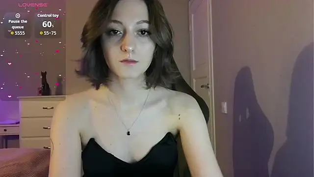white liillyy online show from May 19, 8:48 pm