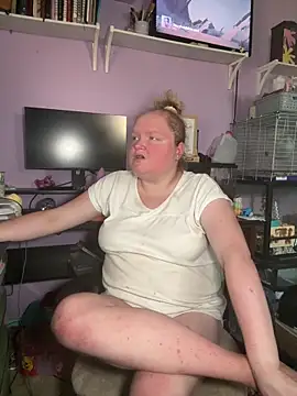 Snapshot of KadiSparkle chatting on September 18, 8:44 pm KadiSparkle online show from September 18, 8:44 pm