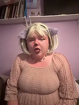 Snapshot of KadiSparkle chatting on November 1, 1:07 am KadiSparkle online show from November 1, 1:07 am