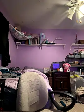 Snapshot of KadiSparkle chatting on November 18, 2:39 am KadiSparkle online show from November 18, 2:39 am