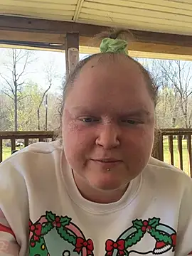 Snapshot of KadiSparkle chatting on March 28, 8:08 pm KadiSparkle online show from March 28, 8:08 pm