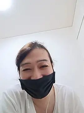 Snapshot of taru1225 chatting on May 28, 12:13 pm taru1225 online show from May 28, 12:13 pm