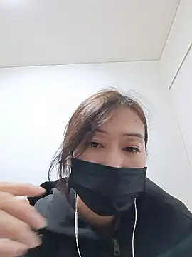 Snapshot of taru1225 chatting on June 2, 12:29 pm taru1225 online show from June 2, 12:29 pm