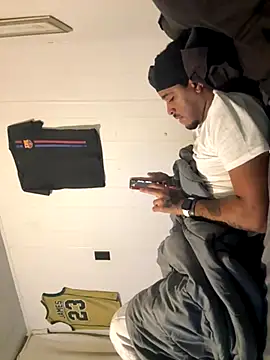 tyrek5051 online show from November 3, 4:19 pm