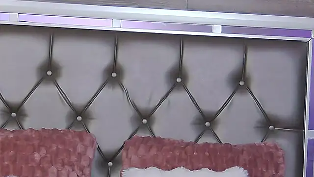 Snapshot of LunaHart chatting on May 5, 1:57 am LunaHart online show from May 5, 1:57 am