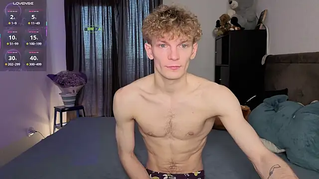 Snapshot of adam_chris chatting on October 21, 9:10 am adam chris online show from October 21, 9:10 am