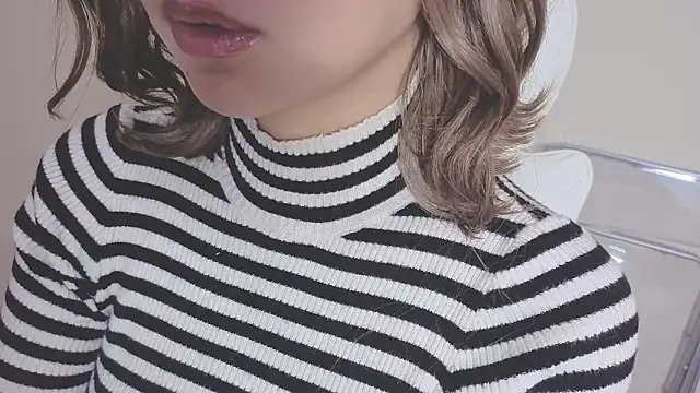 Snapshot of miho-ch chatting on May 27, 12:35 pm miho-ch online show from May 27, 12:35 pm