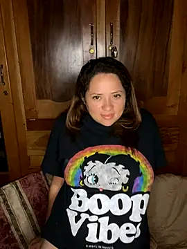 Snapshot of sabrossa chatting on November 6, 3:29 am sabrossa online show from November 6, 3:29 am