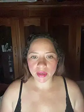 Snapshot of sabrossa chatting on November 8, 3:07 am sabrossa online show from November 8, 3:07 am